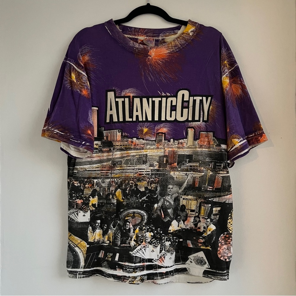 Vintage Y2K Atlantic City‎ All Over Print T-shirt Fits Size L/XL